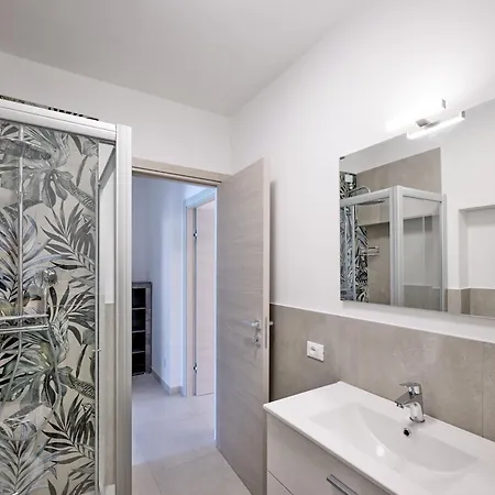 Apartment On Garda Torri Del Benaco